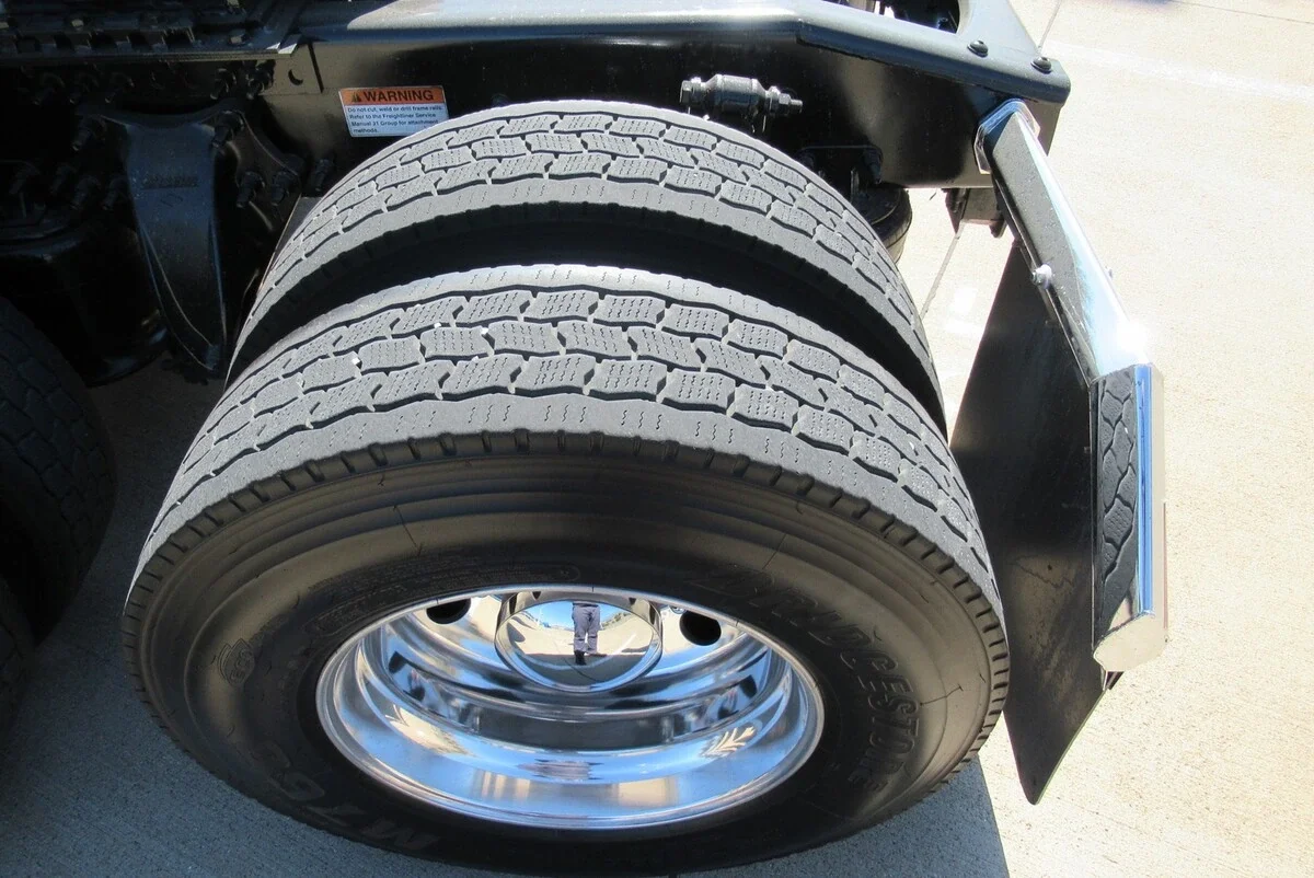 2025 Freightliner Cascadia - image 11