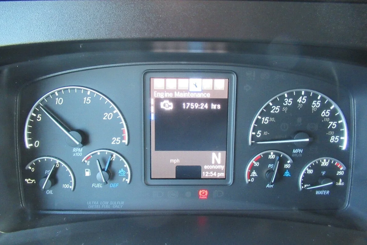 2025 Freightliner Cascadia - image 20