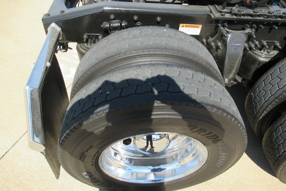 2025 Freightliner Cascadia - image 14