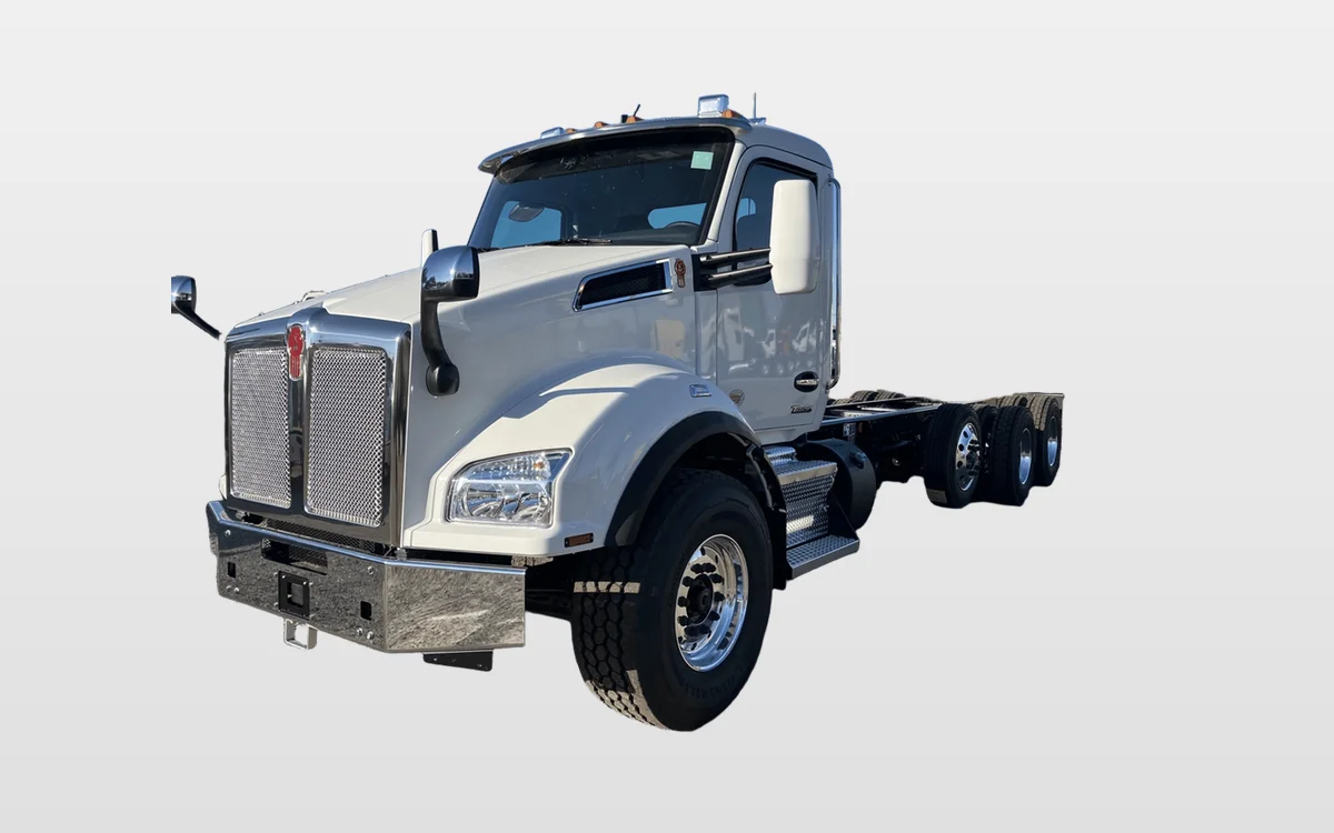 2026 Kenworth T880 - image 1