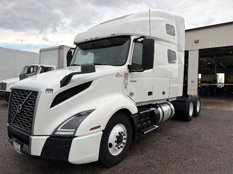 2023 Volvo VNL 760 - image 3