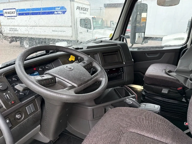 2023 Volvo VNL 760 - image 10