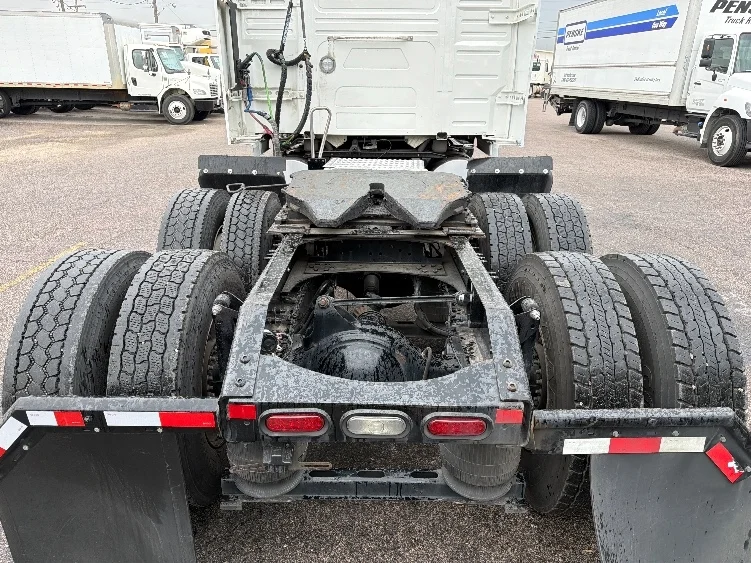 2023 Volvo VNL 760 - image 6