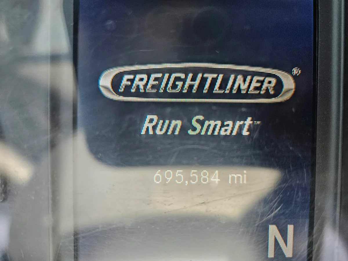2022 Freightliner Cascadia in Orlando, FL — photo 10