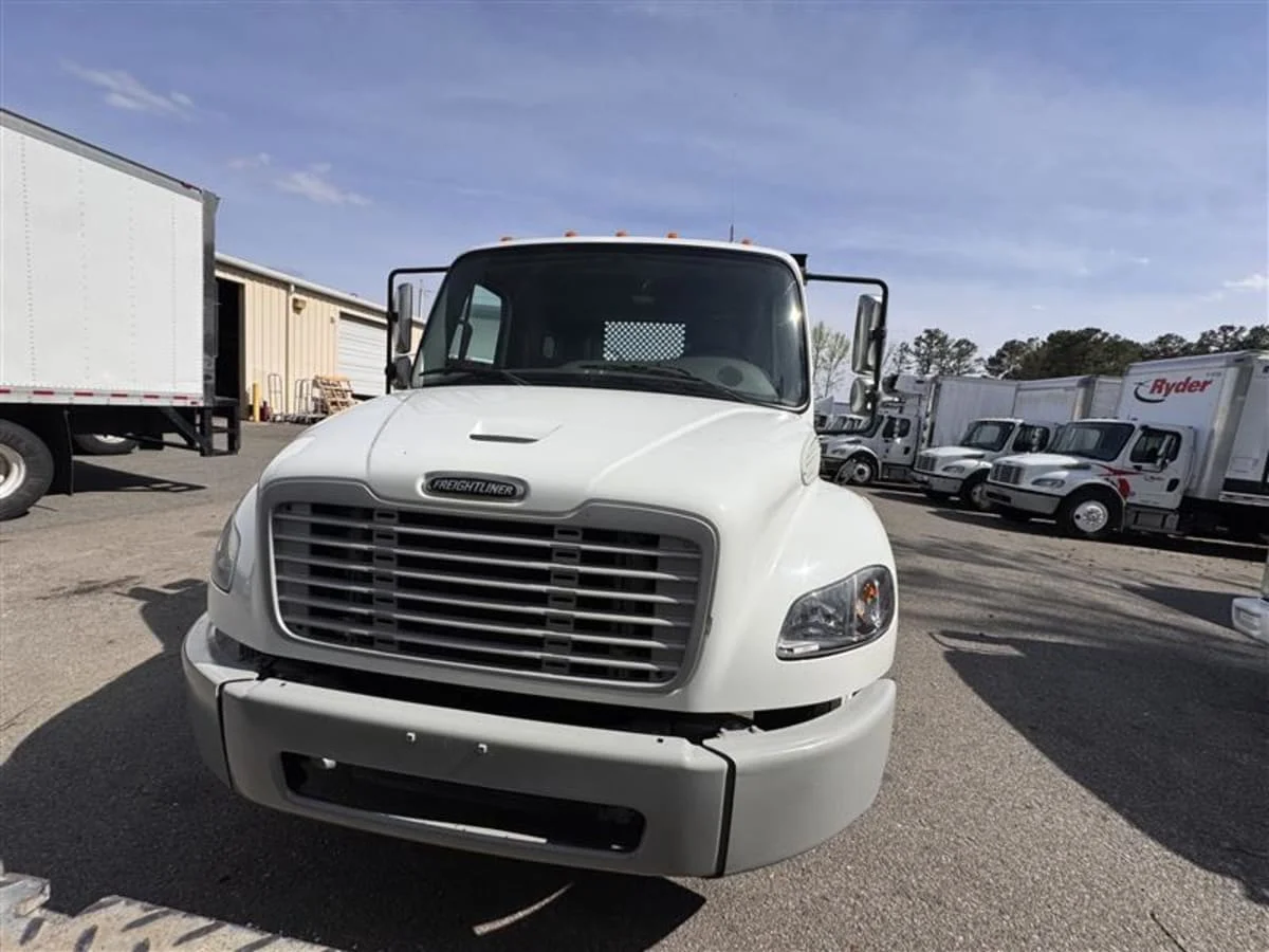 2016 Freightliner M2 106 in Ashland, VA — photo 2