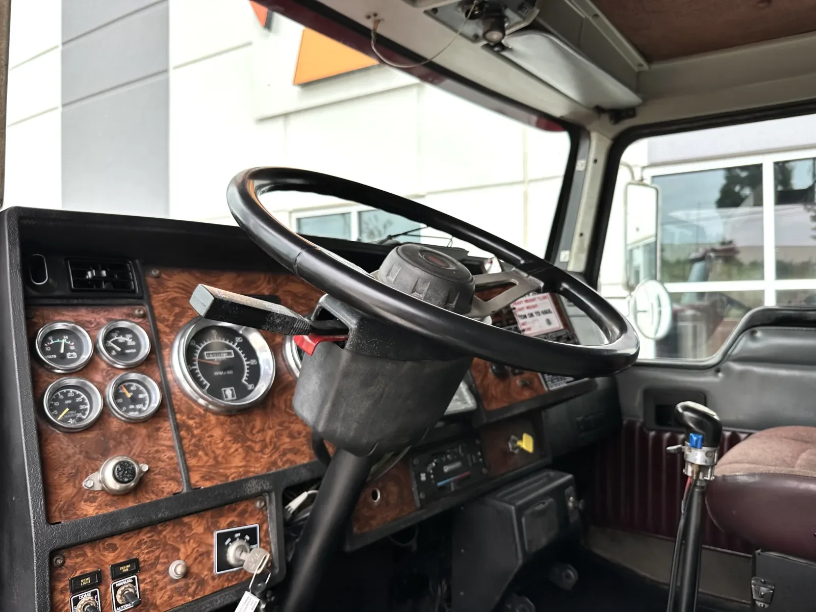 2001 Kenworth W900 in Greer, SC — photo 16