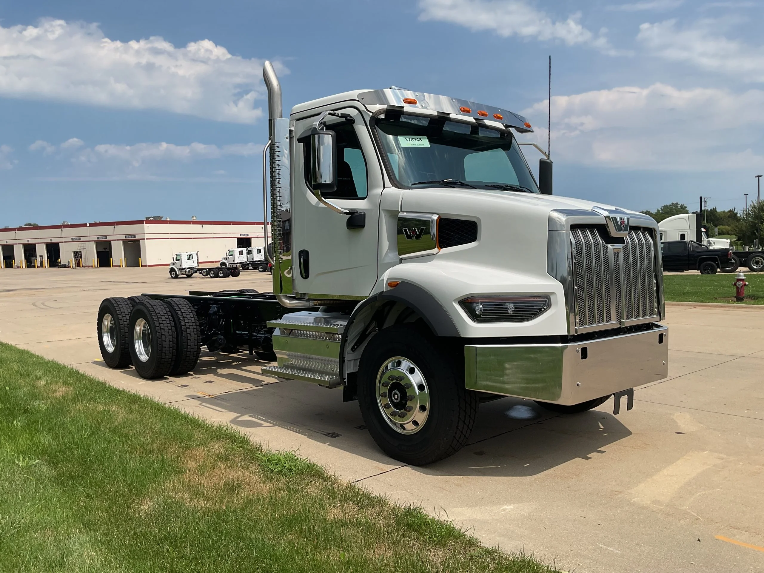 2025 Western Star 47X in Dubuque, IA — photo 3