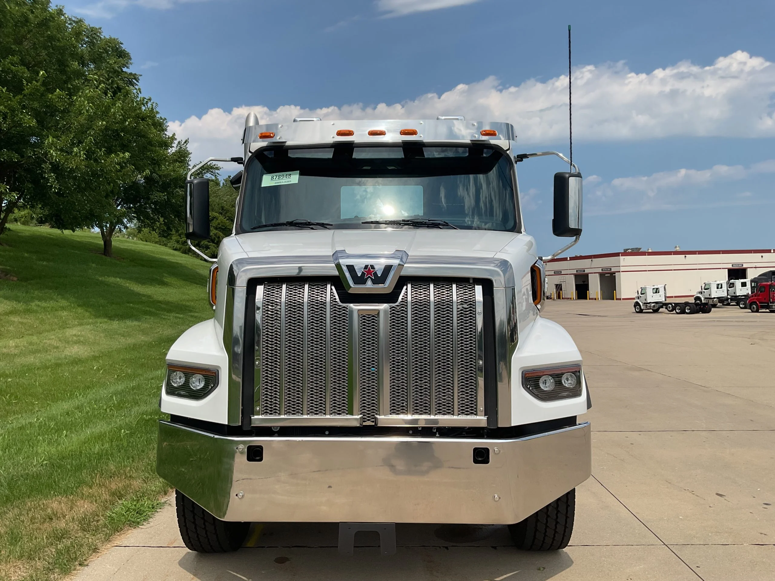 2025 Western Star 47X in Dubuque, IA — photo 2
