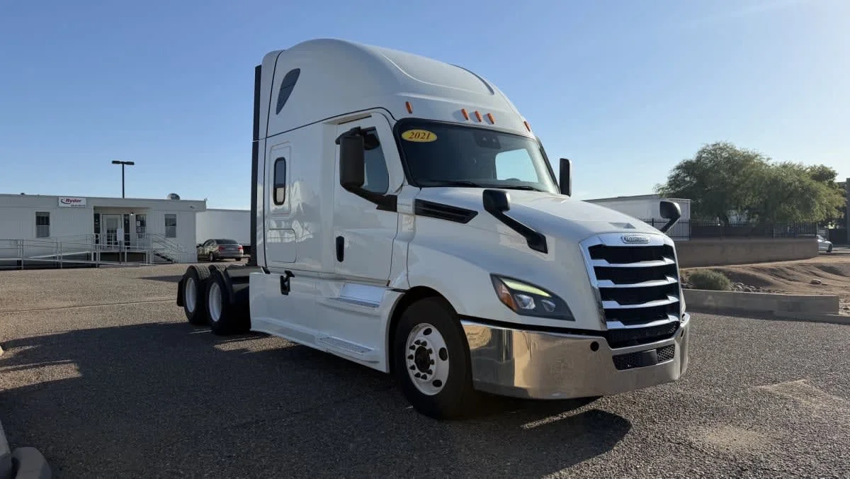 2021 Freightliner Cascadia in Phoenix, AZ — photo 3