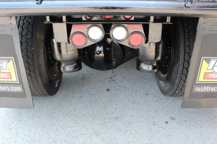 2024 Peterbilt 389 — photo 9