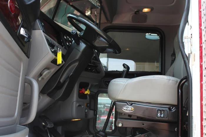 2024 Peterbilt 389 — photo 13