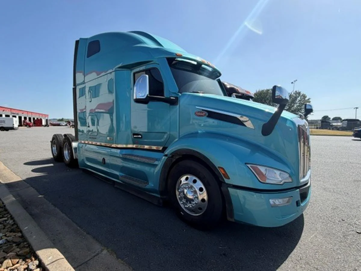 2023 Peterbilt 579 in Little Rock