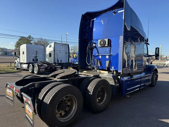 2022 Peterbilt 579 - image 7