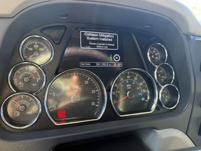 2022 Peterbilt 579 - image 16