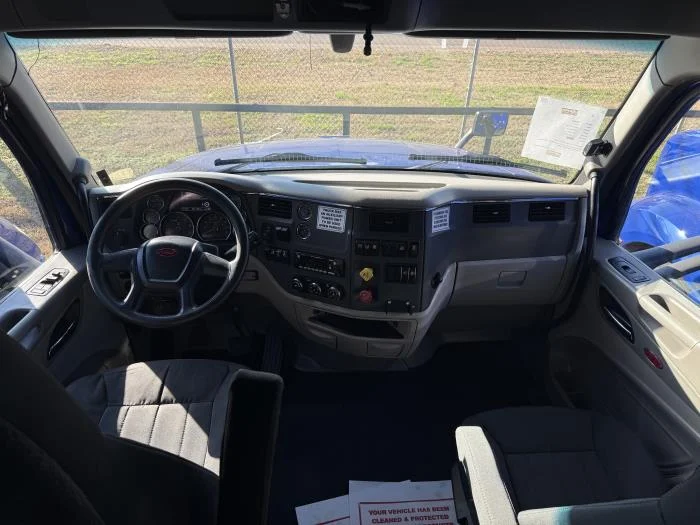 2022 Peterbilt 579 - image 19