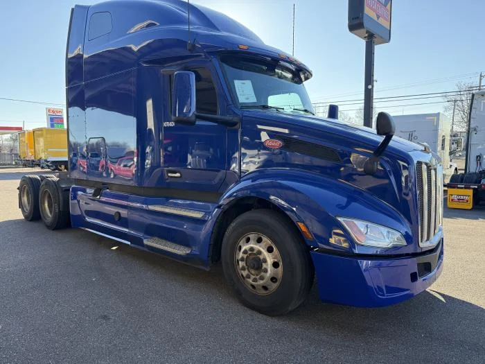 2022 Peterbilt 579 - image 9