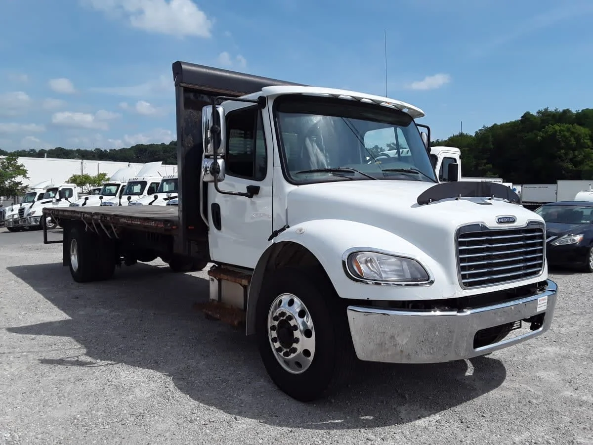 2021 Freightliner M2 106 in Pittsburgh, PA — photo 3