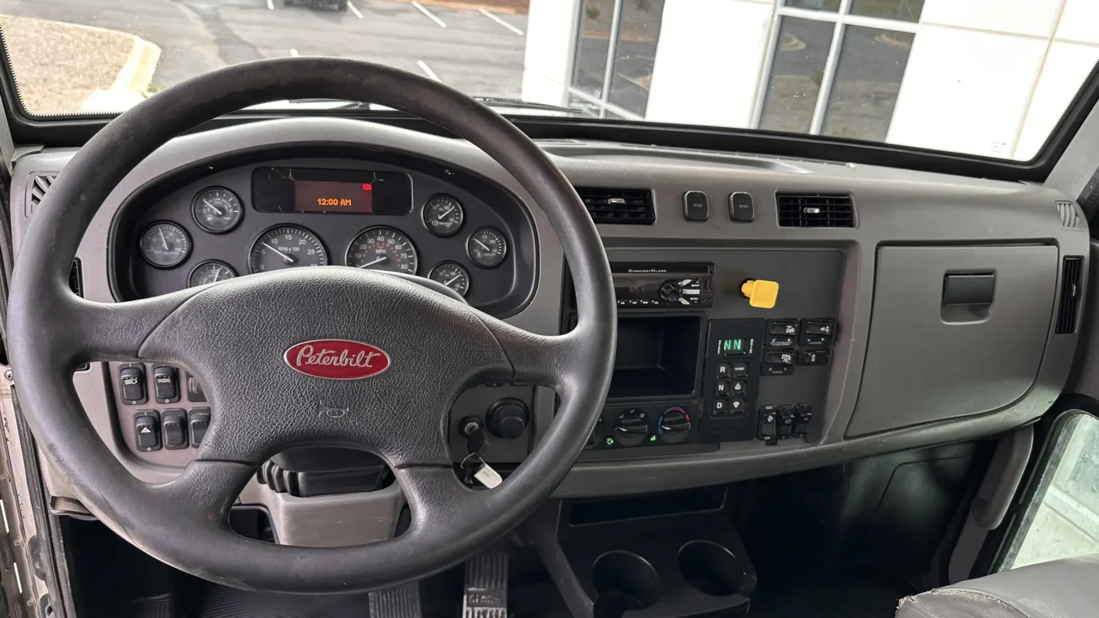2015 Peterbilt 348 in Greer, SC — photo 17