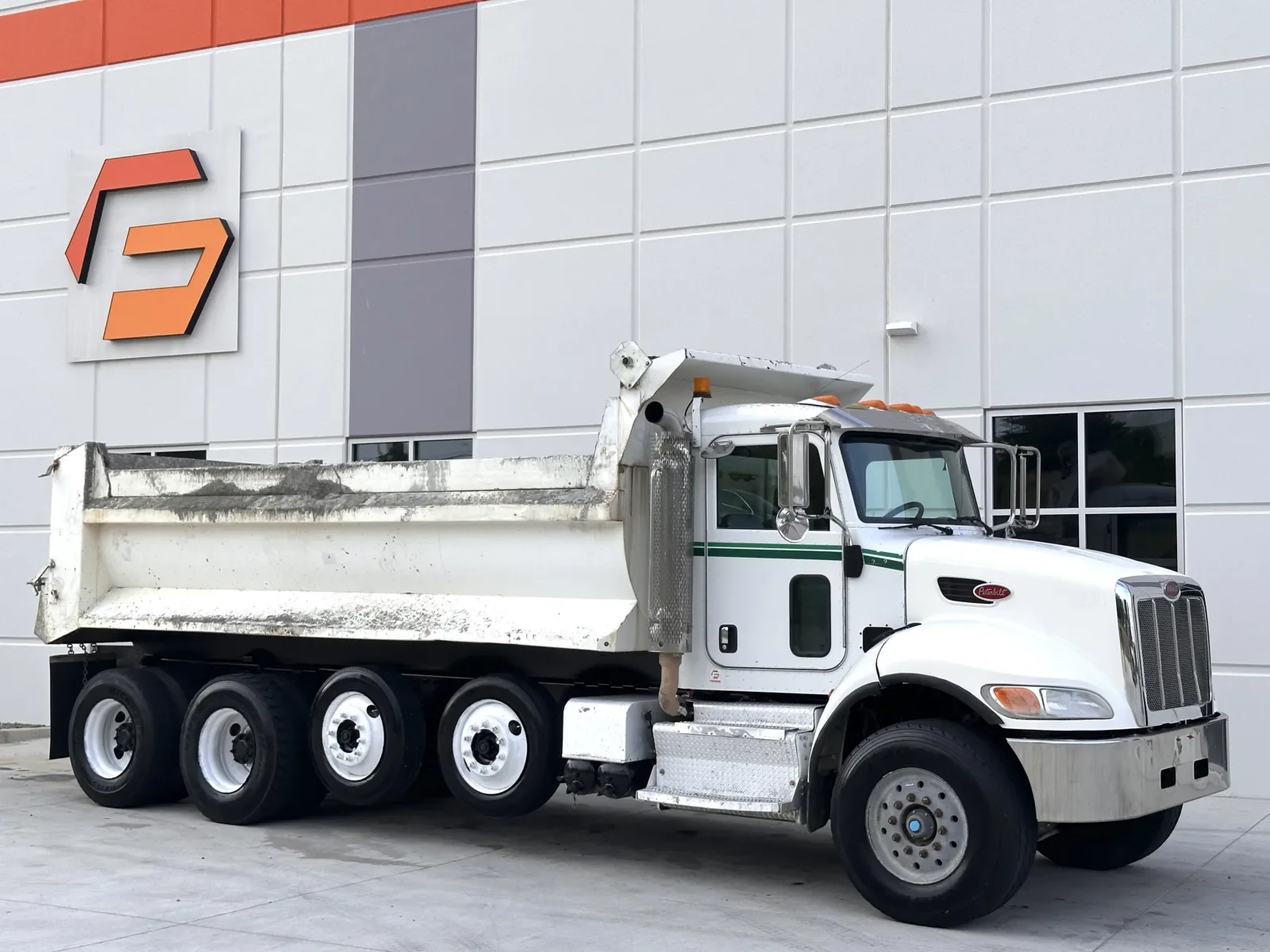 2015 Peterbilt 348 in Greer, SC — photo 2