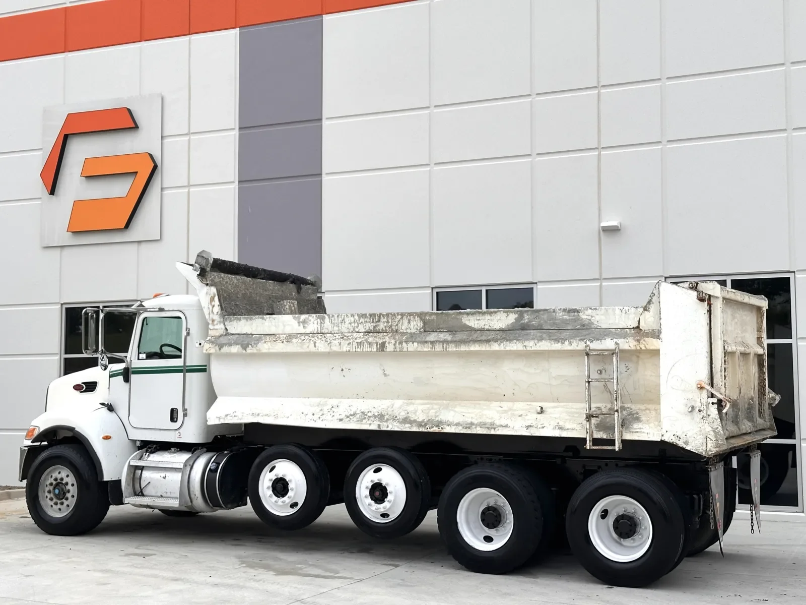 2015 Peterbilt 348 in Greer, SC — photo 7
