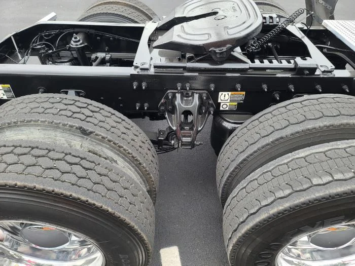 2021 Peterbilt 579 - image 12