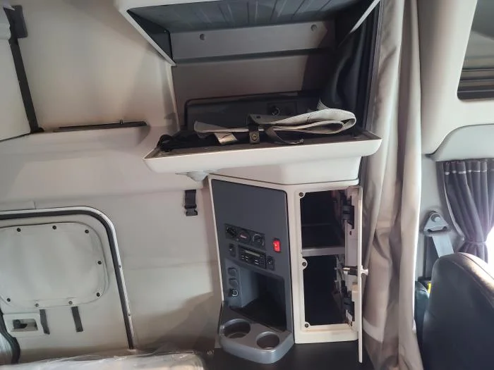 2021 Peterbilt 579 - image 24