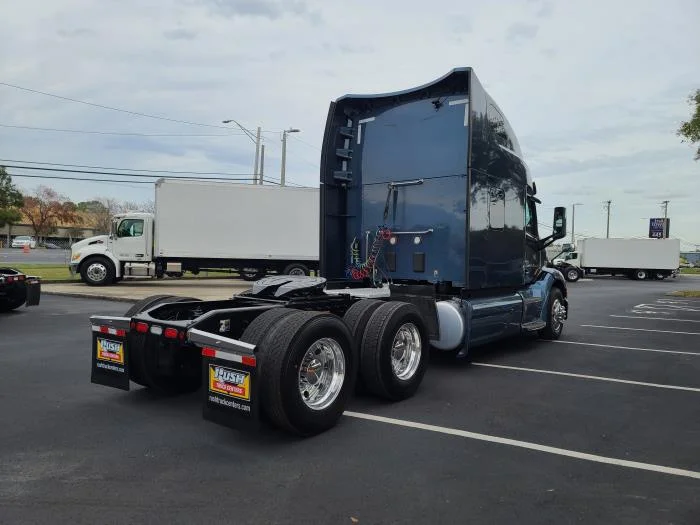 2021 Peterbilt 579 - image 9