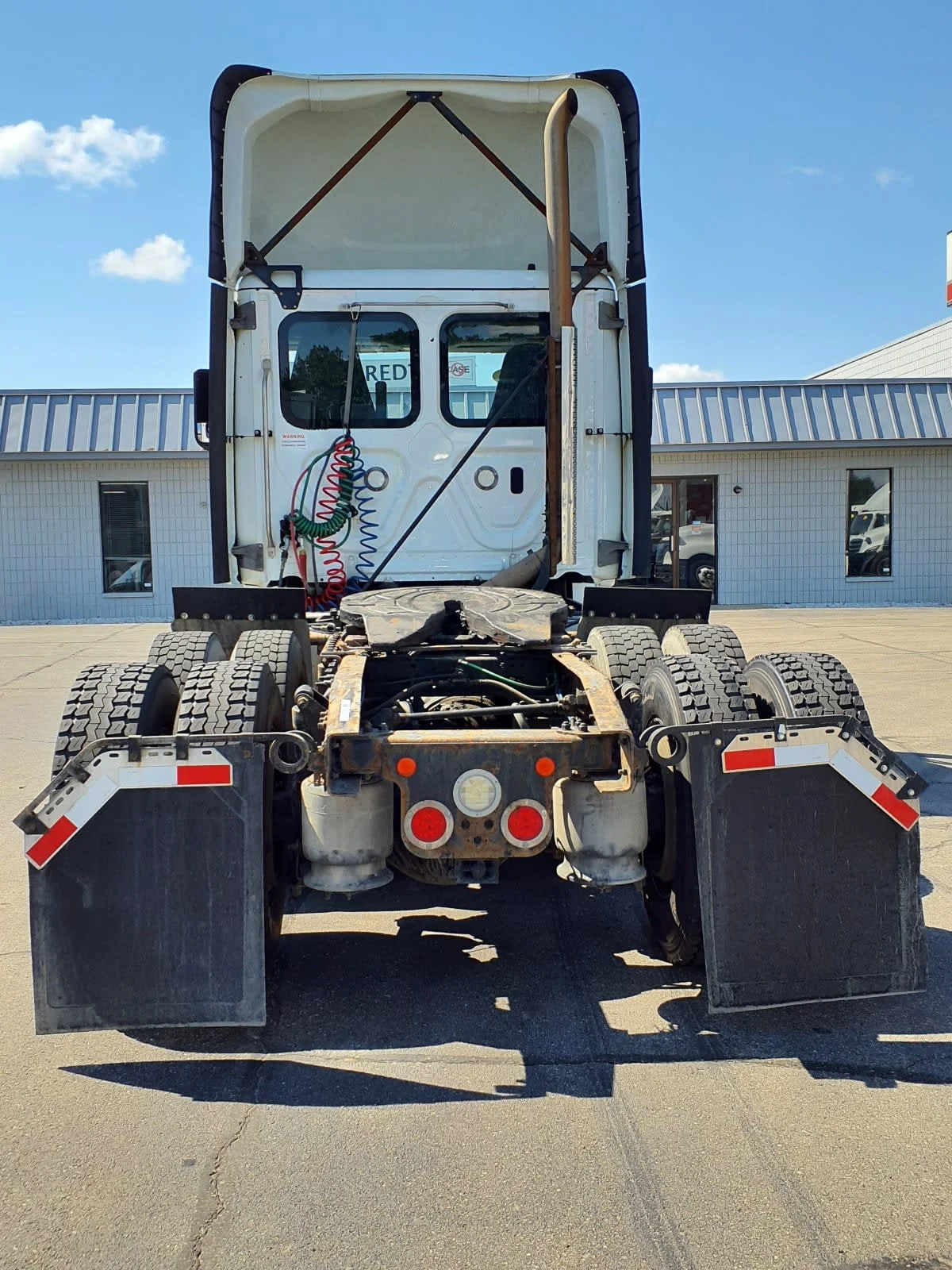 2021 Freightliner Cascadia in Oak Creek, WI — photo 5