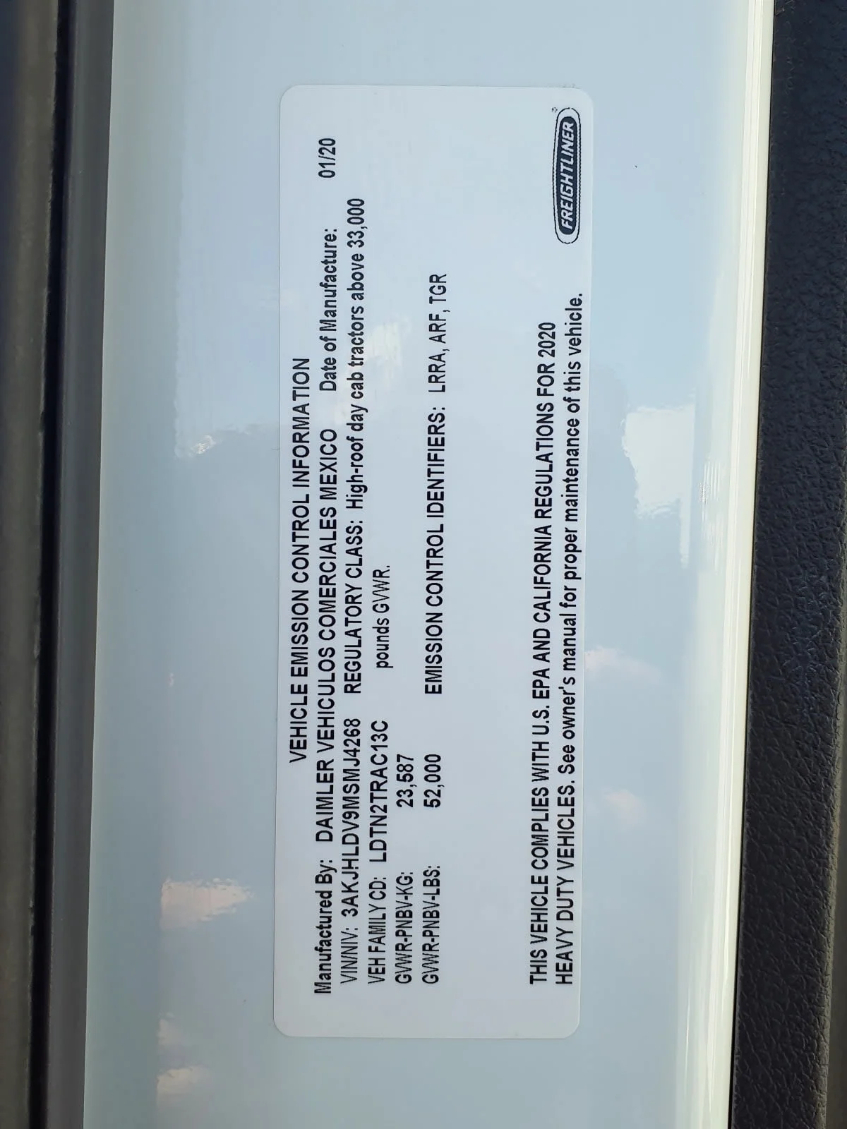 2021 Freightliner Cascadia in Oak Creek, WI — photo 11