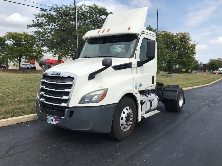 2019 Freightliner Cascadia in Allentown, PA — photo 3