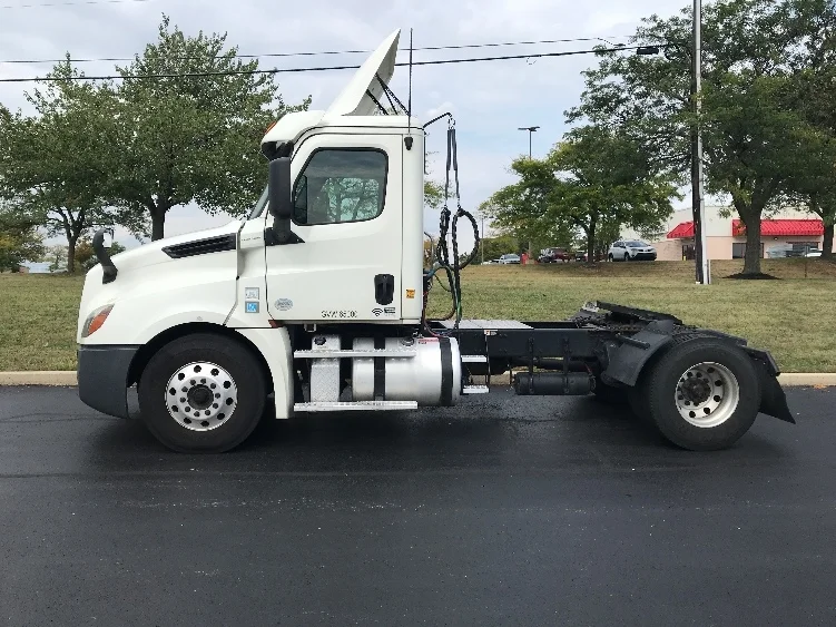 2019 Freightliner Cascadia in Allentown, PA — photo 4