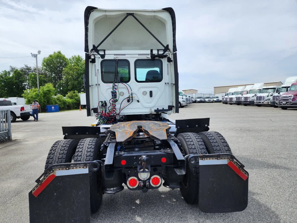 2018 Freightliner Cascadia in Greensboro, NC — photo 5