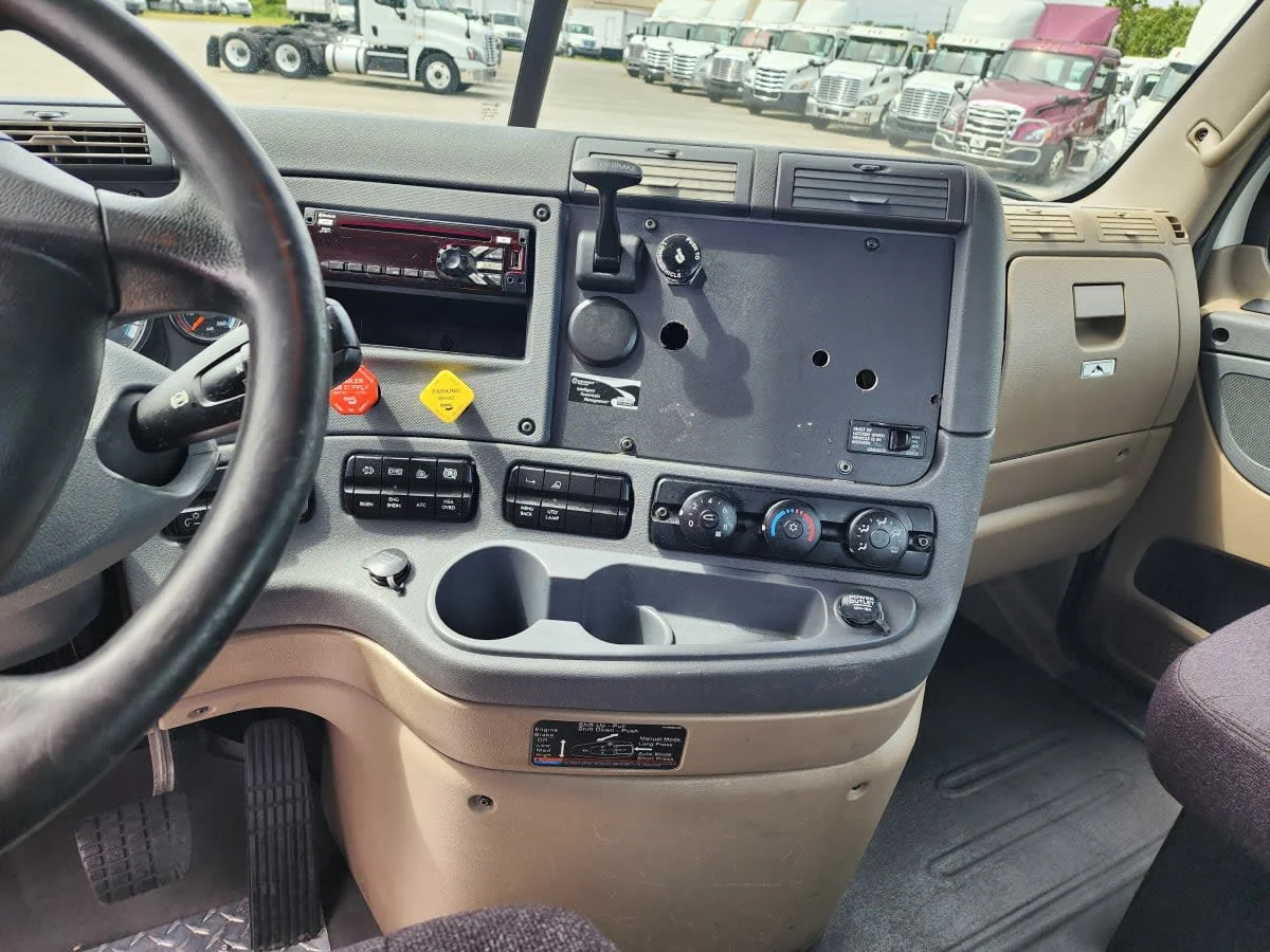 2018 Freightliner Cascadia in Greensboro, NC — photo 8