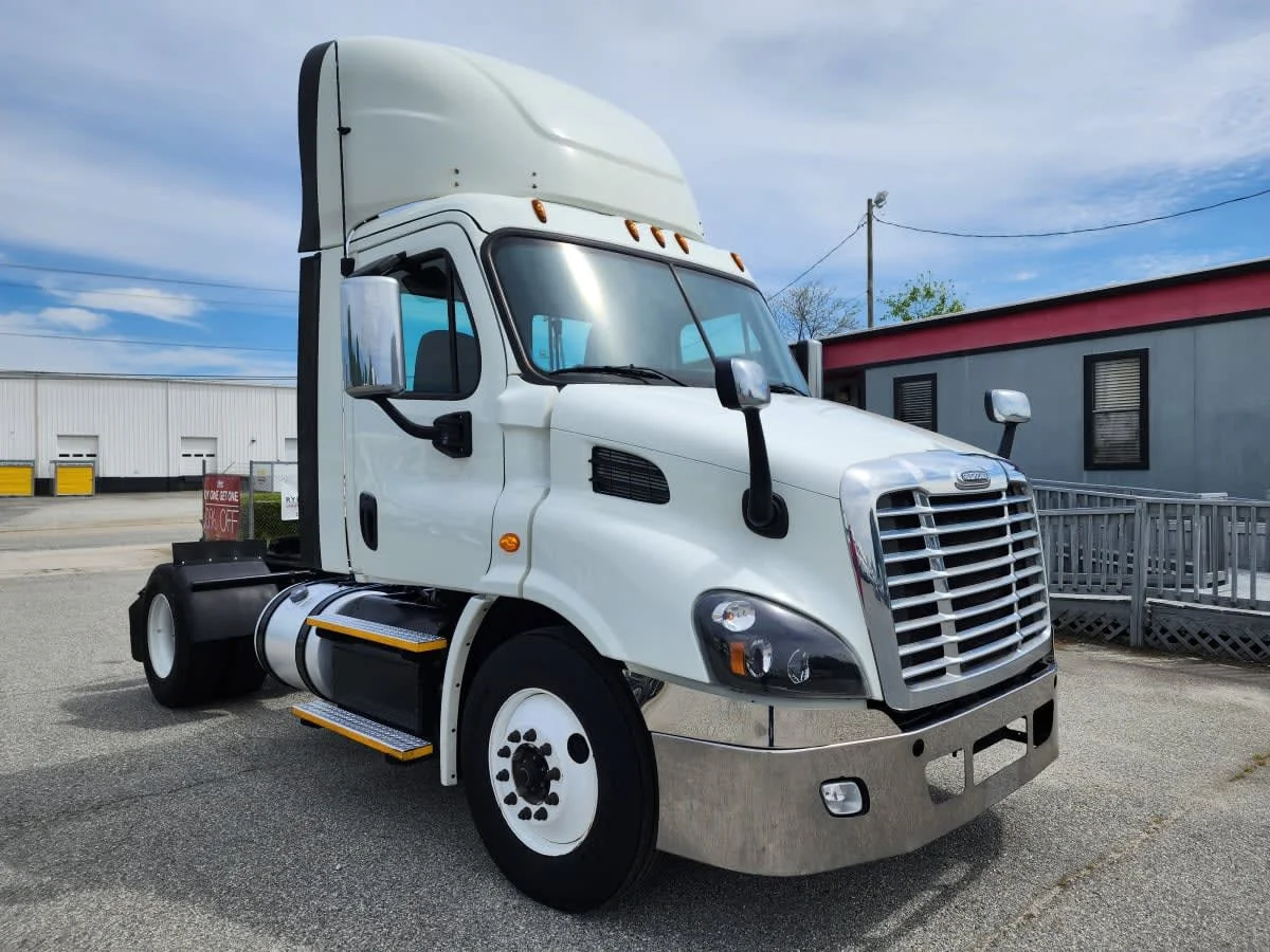 2018 Freightliner Cascadia in Greensboro, NC — photo 3