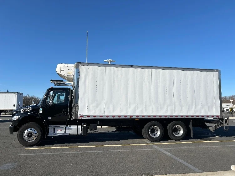 2023 Freightliner M2 106 - image 4