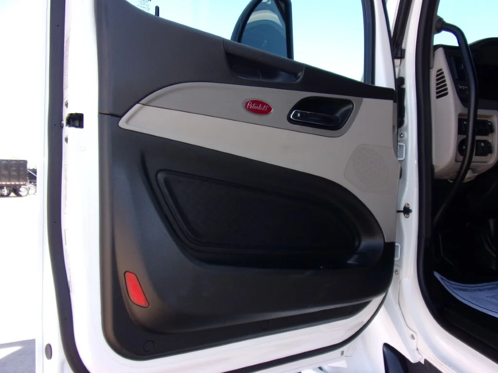 2024 Peterbilt 579 - image 13