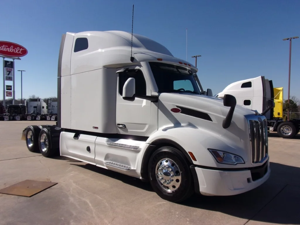 2024 Peterbilt 579 - image 3