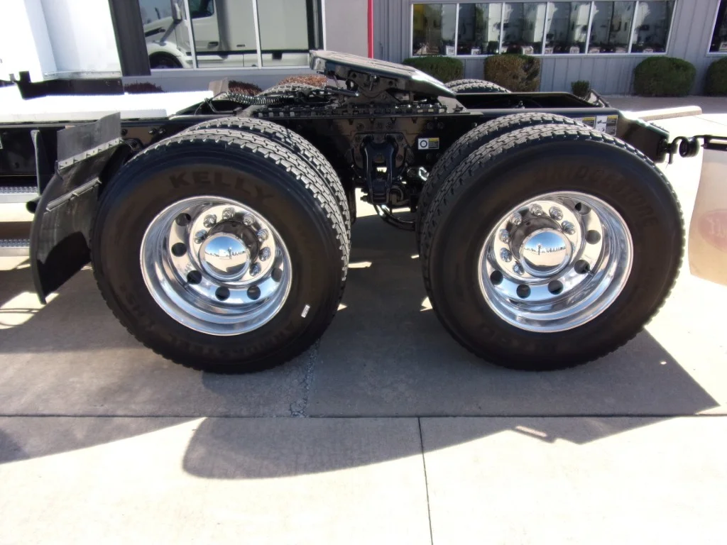 2024 Peterbilt 579 - image 9