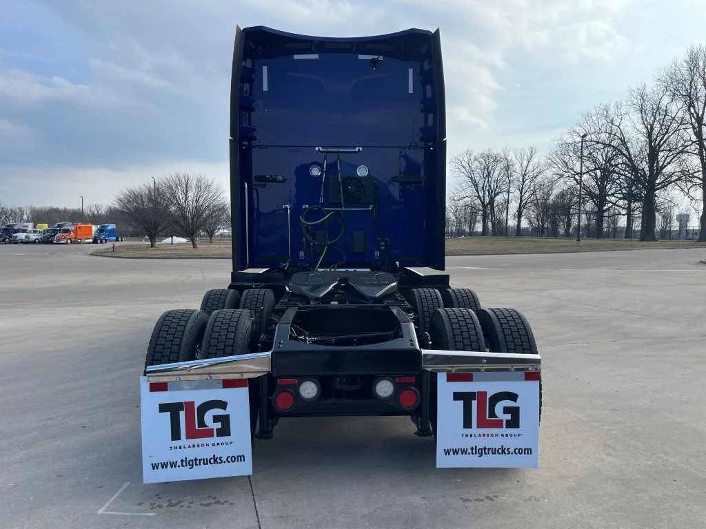 2023 Peterbilt 579 - image 4