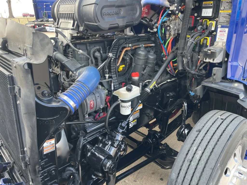 2023 Peterbilt 579 - image 9