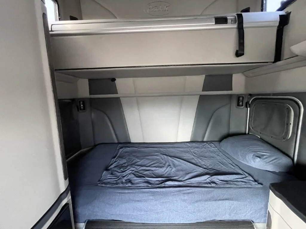 2023 Peterbilt 579 - image 14