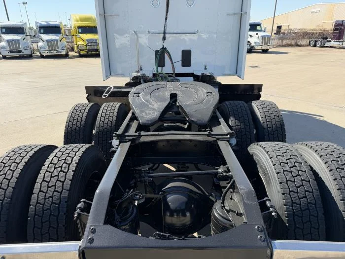 2022 Peterbilt 579 in Houston, TX — photo 15