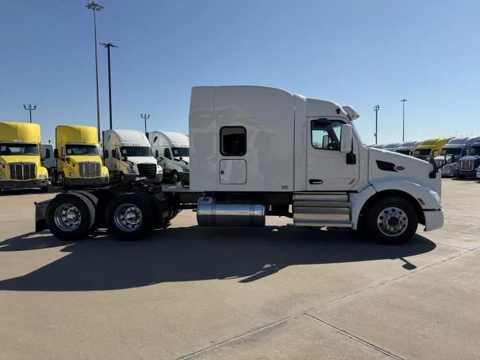 2022 Peterbilt 579 in Houston, TX — photo 8