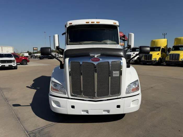 2022 Peterbilt 579 in Houston, TX — photo 10