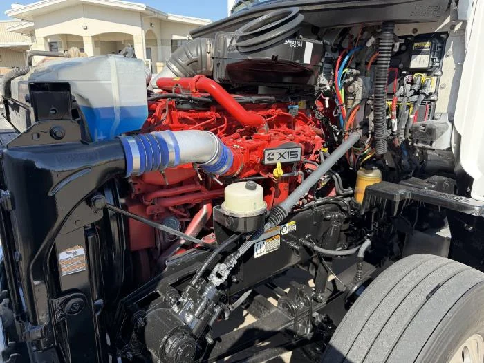 2022 Peterbilt 579 in Houston, TX — photo 18
