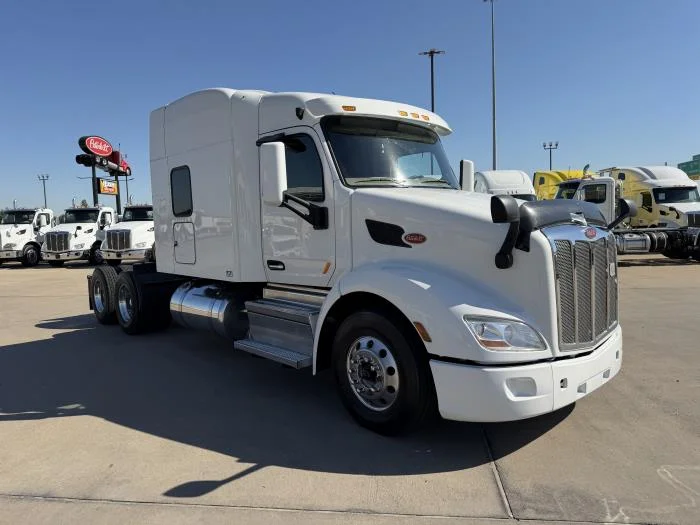 2022 Peterbilt 579 in Houston, TX — photo 9