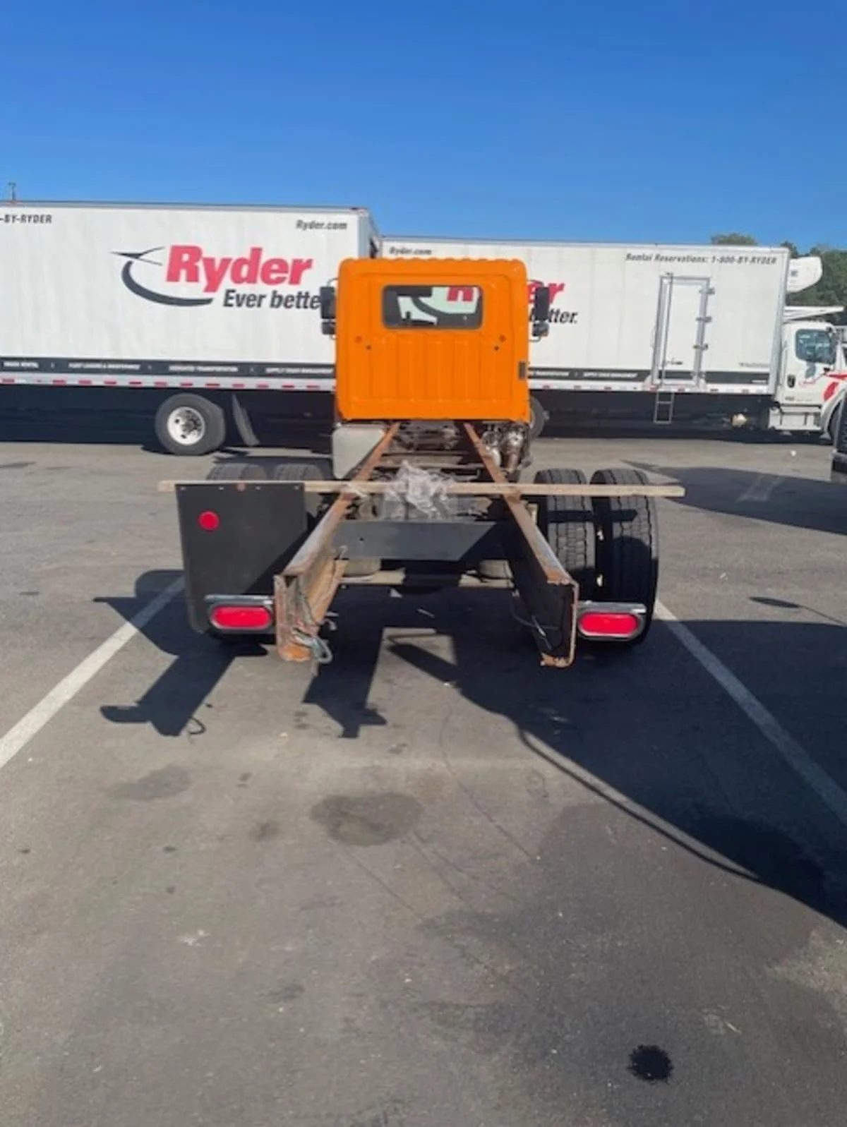 2018 Hino 268 - image 5