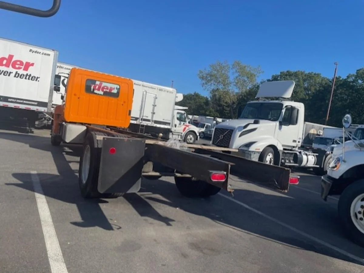 2018 Hino 268 - image 6