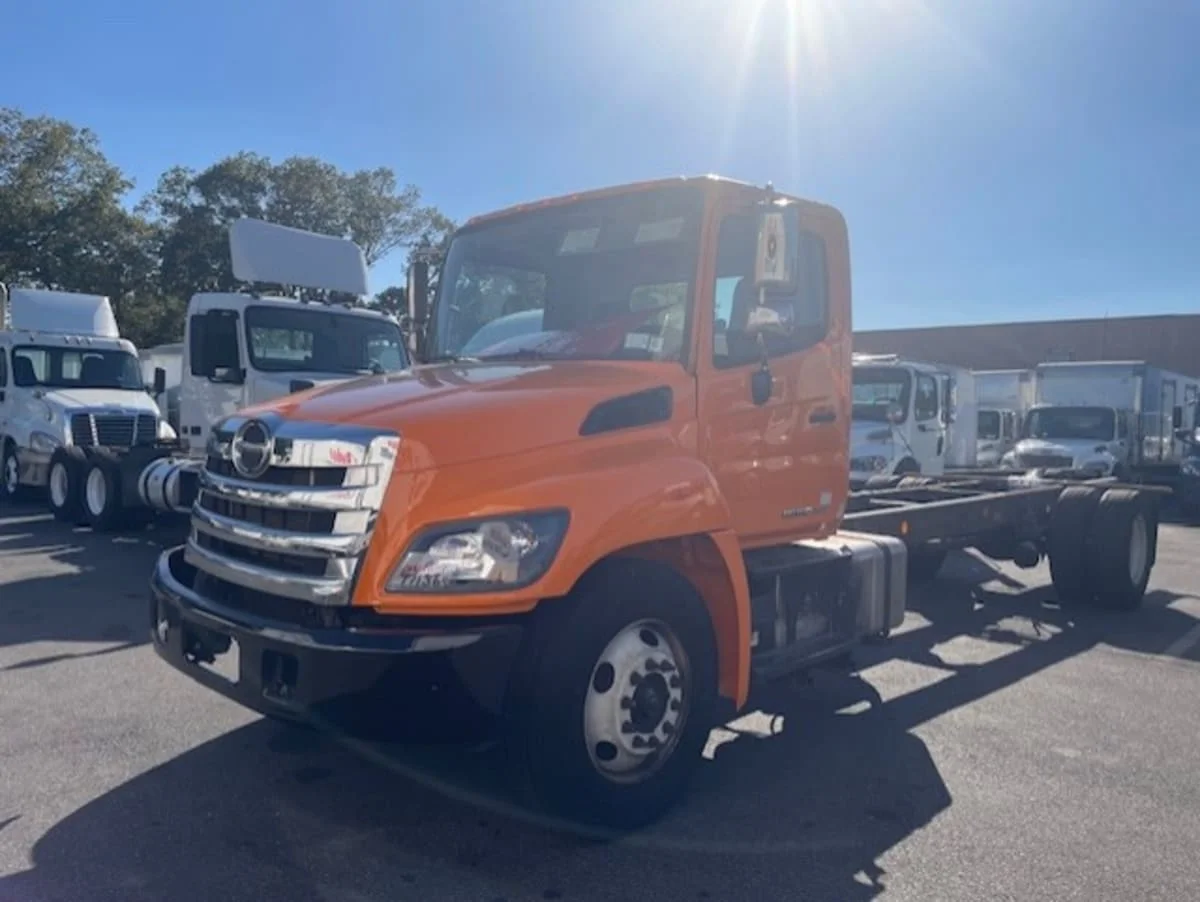 2018 Hino 268 in Farmingdale, NY