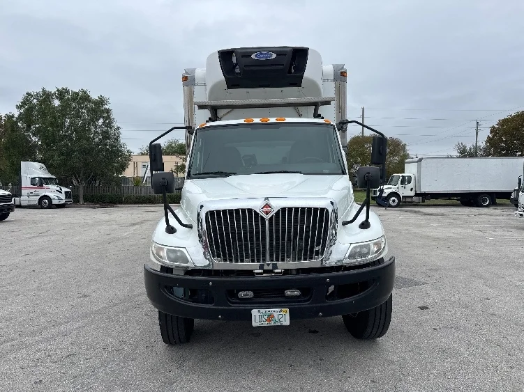 2020 International MV - image 2